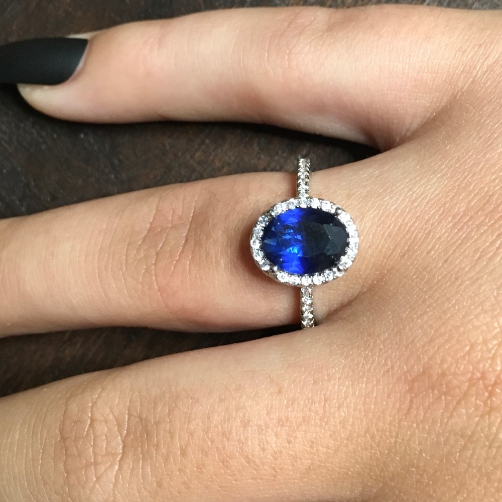 Gorgeous Sapphire Crystal Oval Ring Size 6